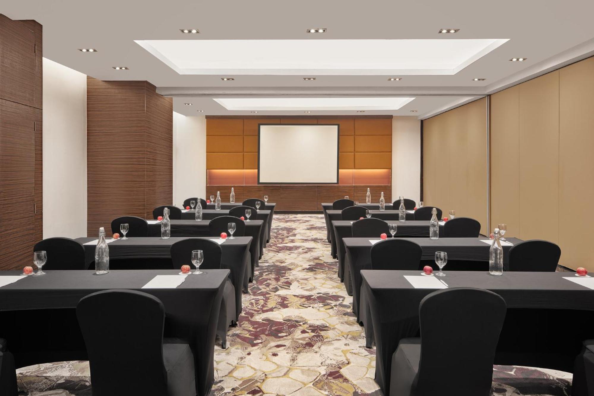 Crowne Plaza Manila Galleria By Ihg Pasig City Εξωτερικό φωτογραφία