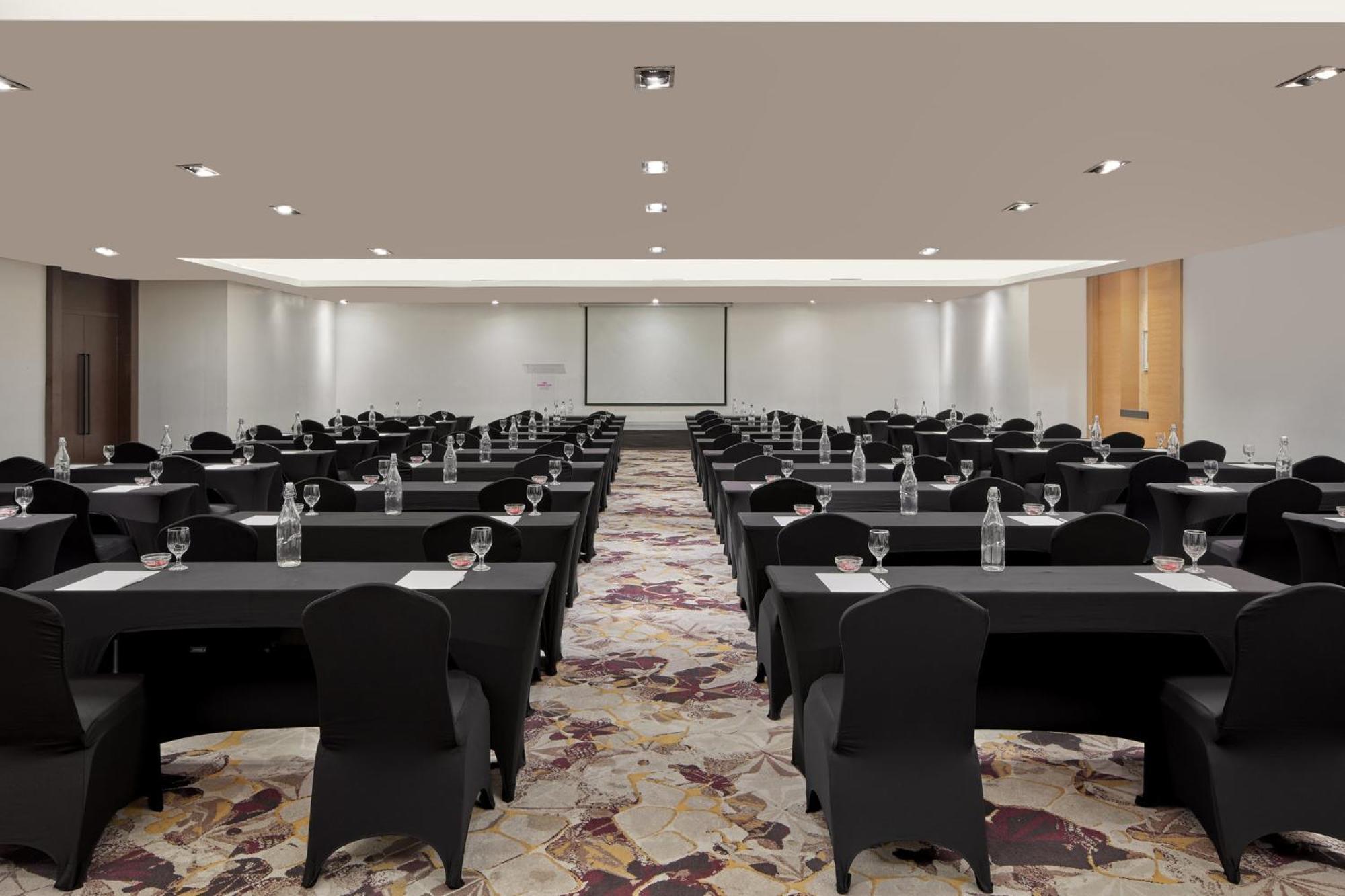Crowne Plaza Manila Galleria By Ihg Pasig City Εξωτερικό φωτογραφία